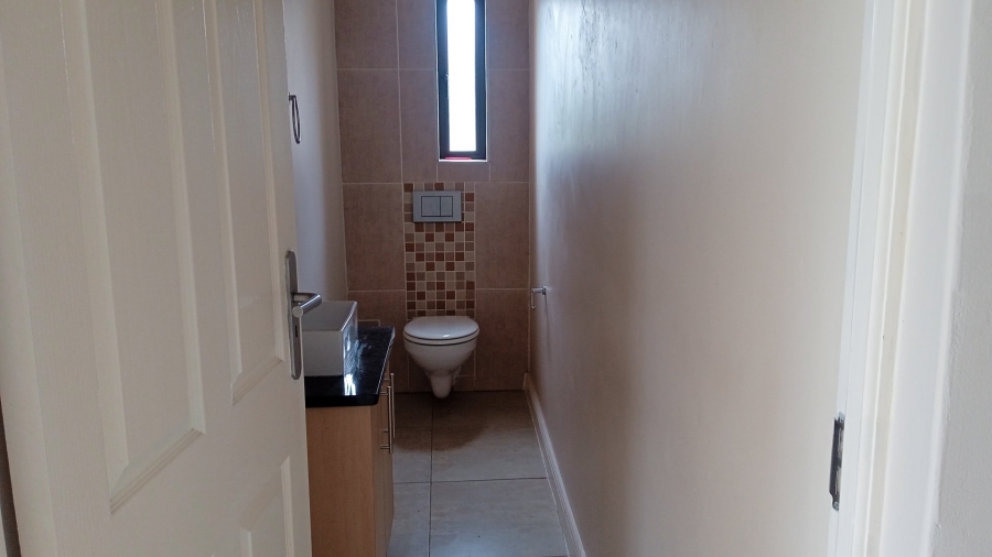 To Let 3 Bedroom Property for Rent in Ifafi North West